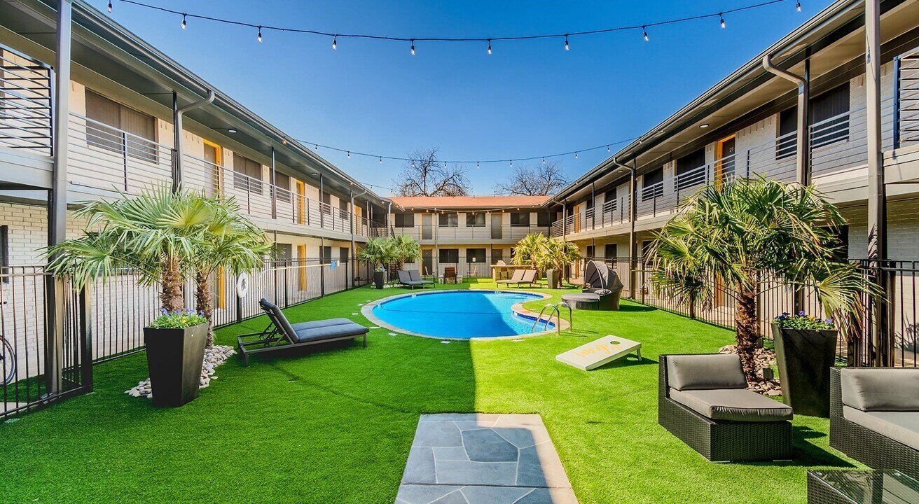 Building Photo - 412 Summit Ave