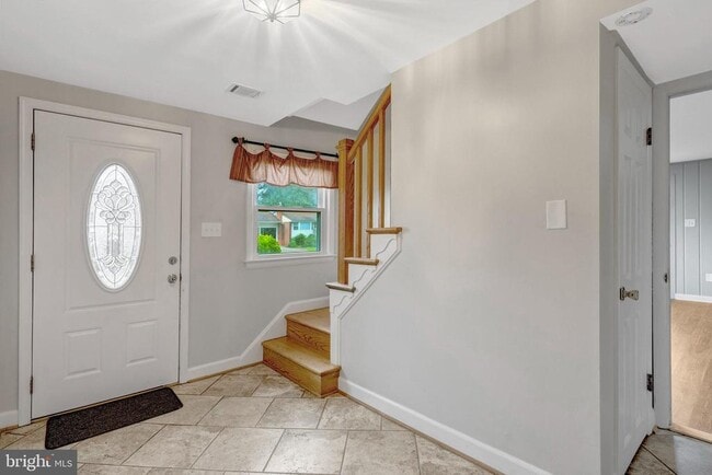 Primary Photo - 4213 University Dr