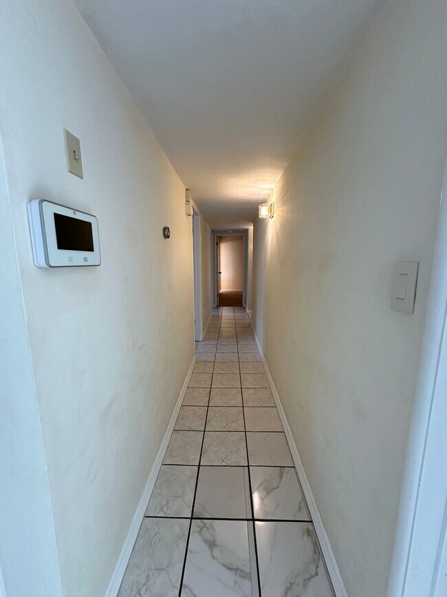Building Photo - Wonderful Home For Rent!