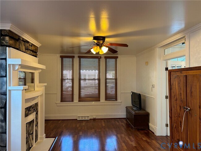 Building Photo - 3123 Carolina Ave