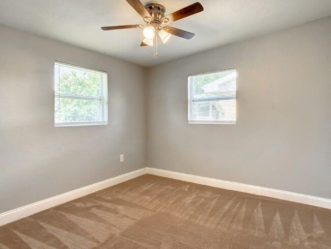 Building Photo - Completely upgraded 3/1 1196 Sq. Ft. with recently renovated bathroom and kitchen with GRANITE& a...