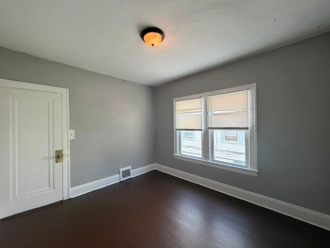 Building Photo - 3697 E 146th St