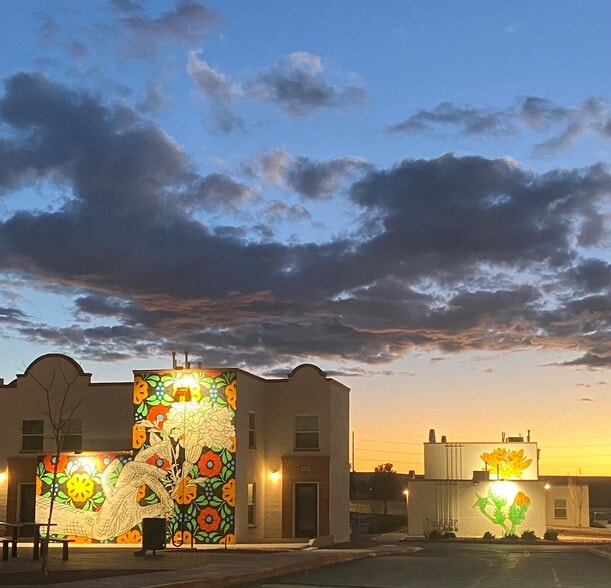 Building Photo - Corona Del Valle Apartments