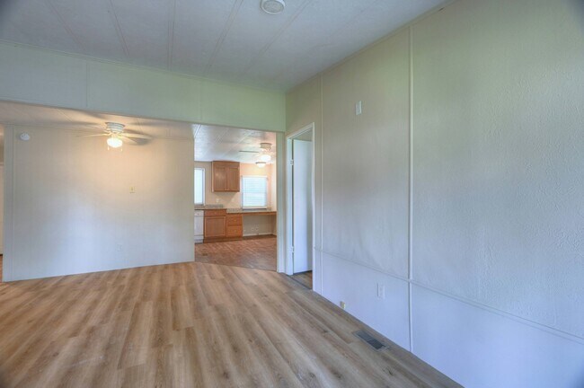 Building Photo - 13904 Anchor Ct