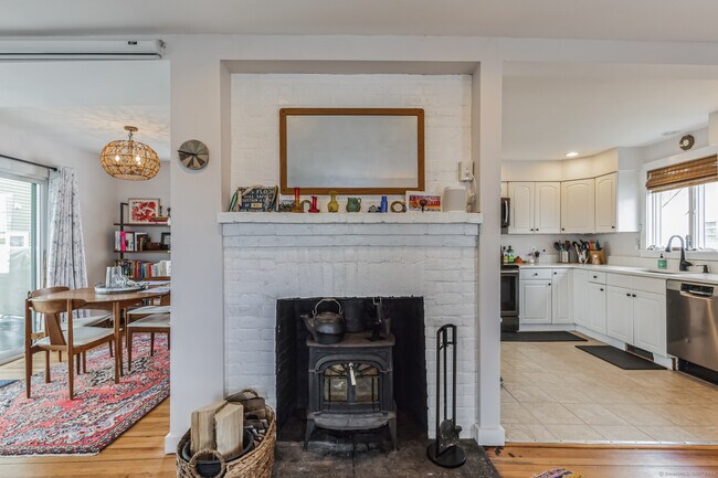 Building Photo - 15 Sols Point Rd