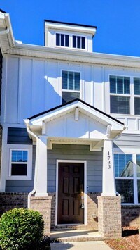 Building Photo - Brand New Townhome!