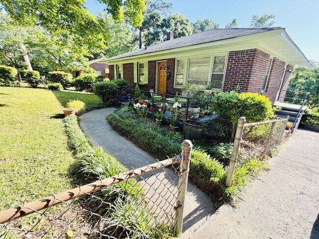 Building Photo - 4816 Dale Dr