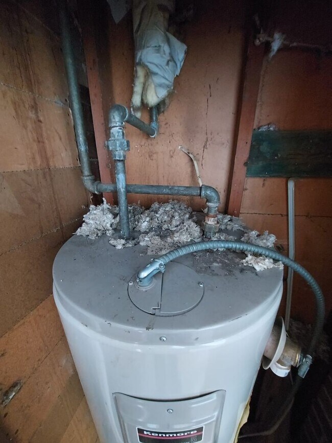 Building Photo - Charming Tacoma Home on a Peaceful Corner Lot!