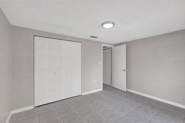 Building Photo - 7210 Parrot Dr