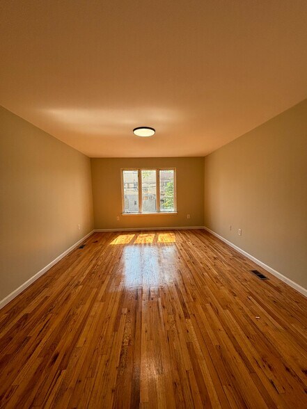 Building Photo - 509 S 19th St