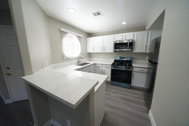Building Photo - 5022 S Rainbow Blvd