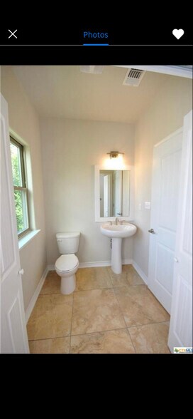 Building Photo - 221 Birch Oak Ln