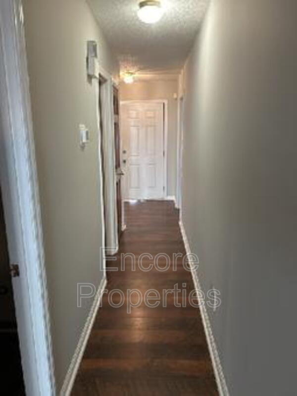 Building Photo - 6555 English Oaks Dr