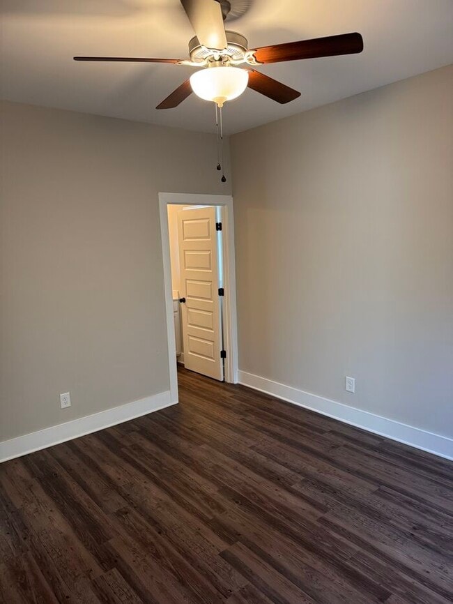Building Photo - 4024 Ashley Dr