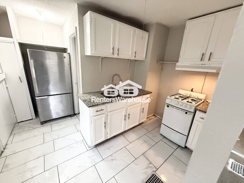 Building Photo - 5418 Olive St