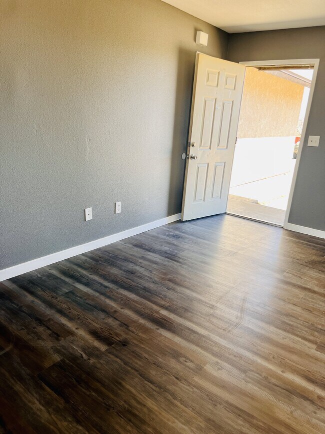 Building Photo - Two bedroom Home in South Joshua Tree