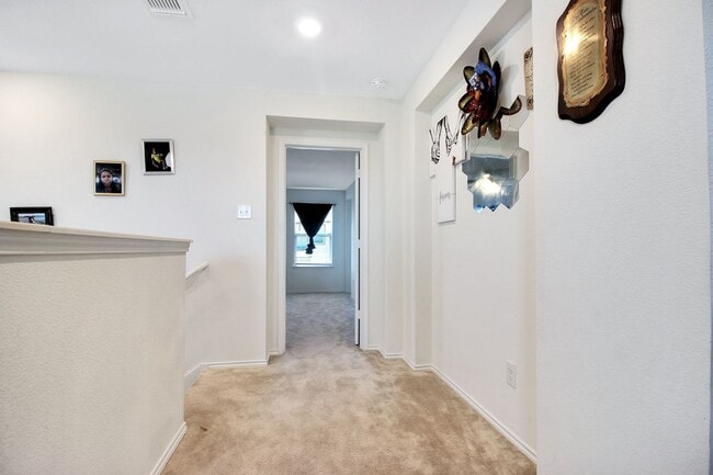 Building Photo - 668 Bailey Park Dr