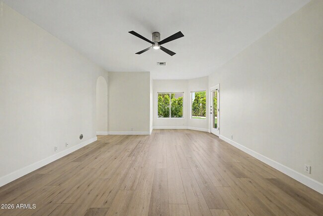 Building Photo - 3740 E Tonto Ct