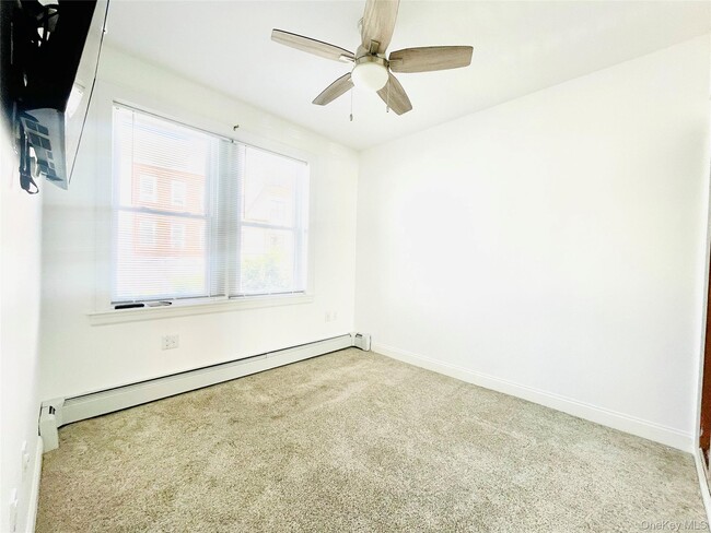 Building Photo - 47-32 39th St