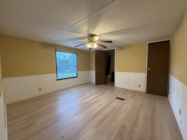 Building Photo - 4004 Kimberly Ln
