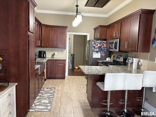 Building Photo - 2812 Castlerock Ridge