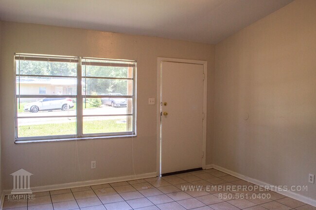 Building Photo - Renovated Home South of FSU