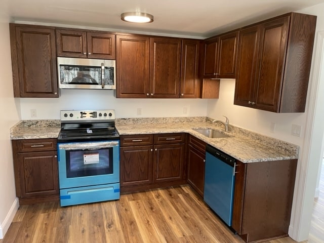 Kitchen - 133 Lake Hayward Rd