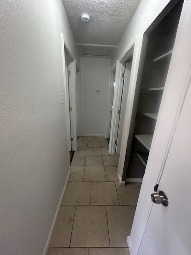 Building Photo - LIMITED TIME***1/2 OFF DEPOSIT**