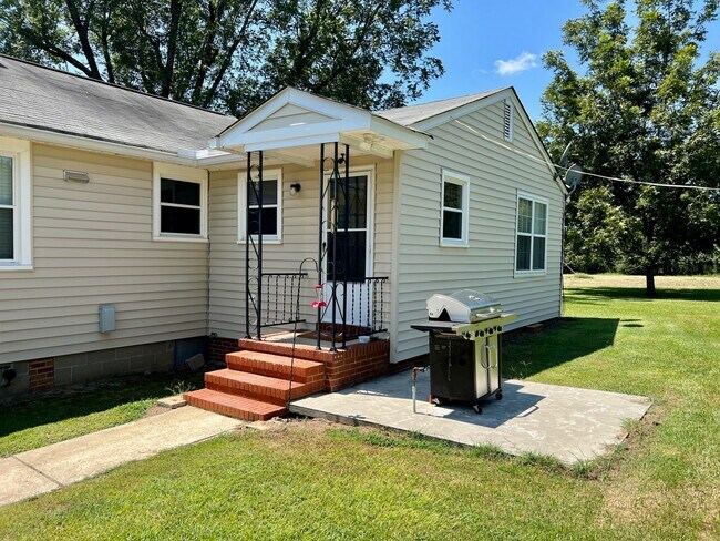 Building Photo - 1053 New Bridge Rd