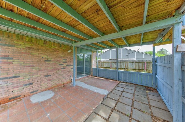 Building Photo - 263 E Castle Harbour Dr