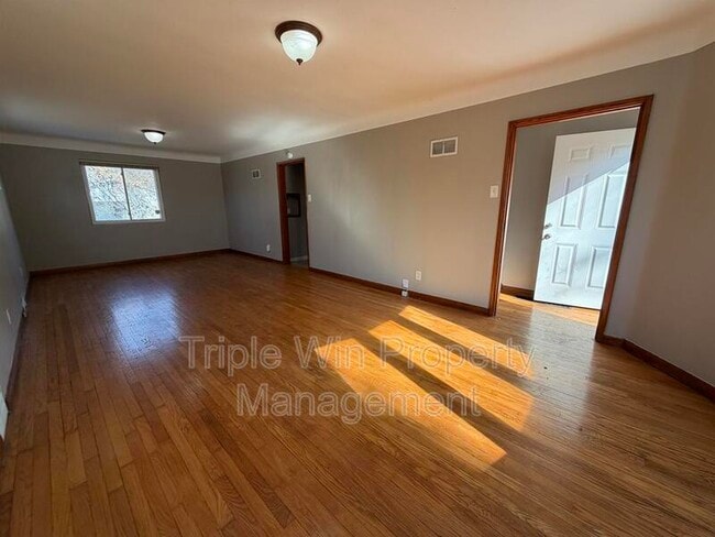 Building Photo - 8385 Latty Ave