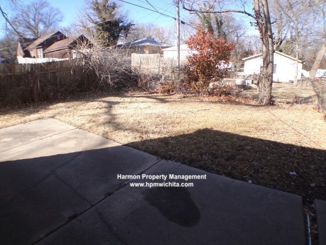 Building Photo - 3518 E 14th St N