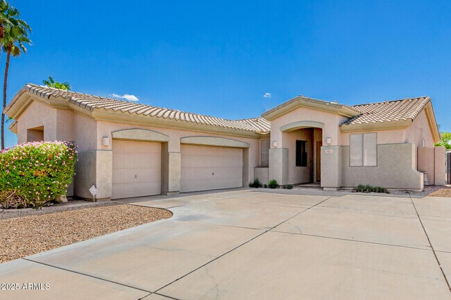 Building Photo - 14621 W Catalina Dr