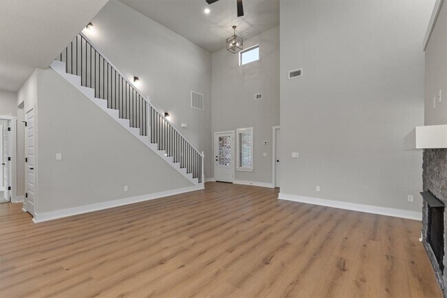 Building Photo - 7005 SW High Meadow Blvd