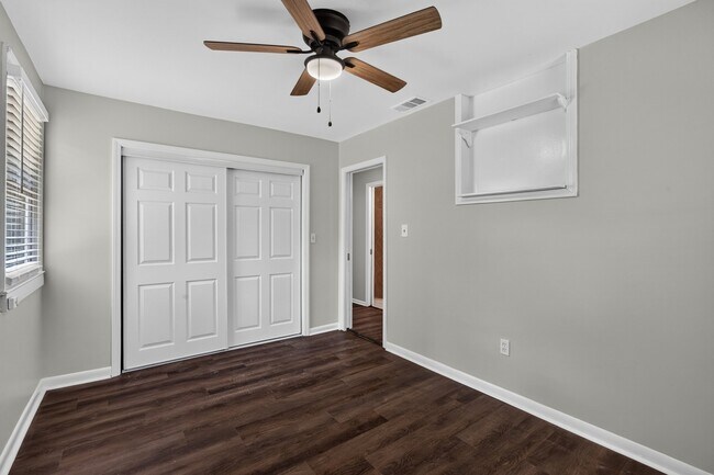 Building Photo - 1521 Randee Dr