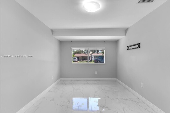Building Photo - 2340 SW 15th St