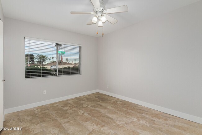 Building Photo - 1835 E Yale Dr