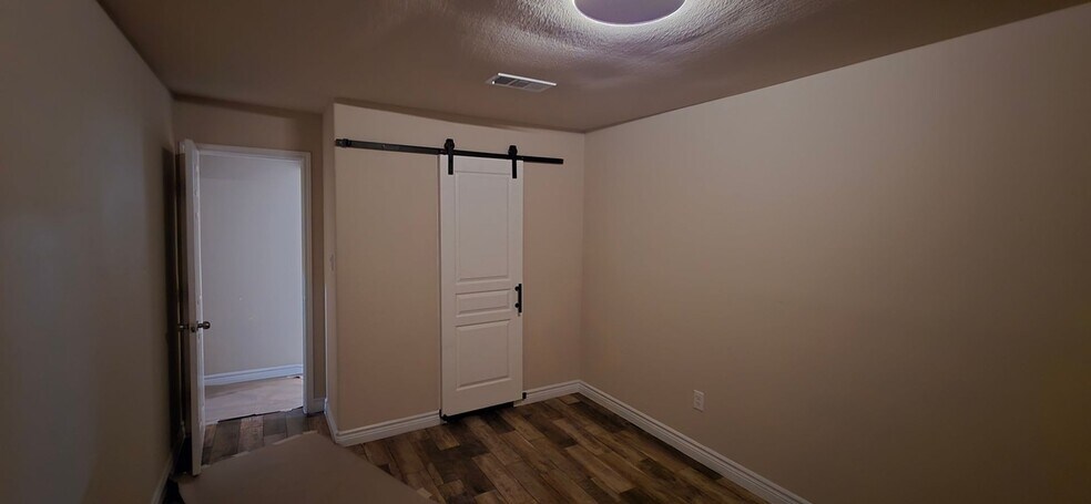 Building Photo - 118 Rockleigh Pl