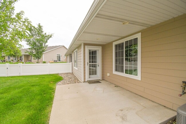 Building Photo - 6010 W Bloomfield Pl