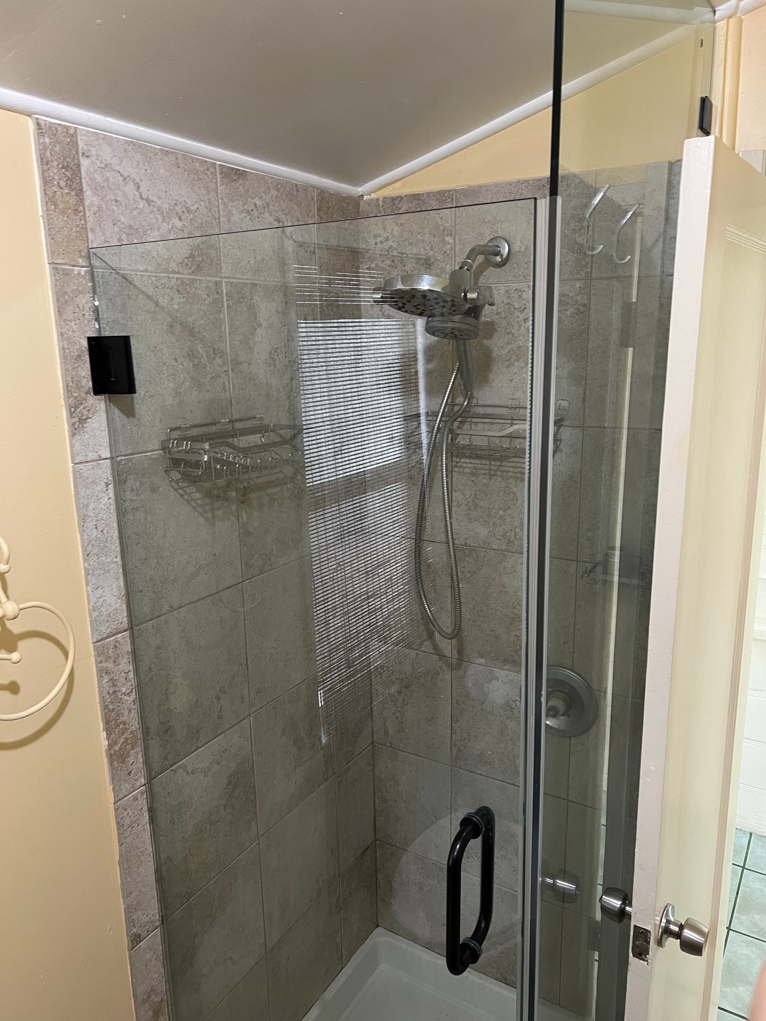 Shower - 3976 W 7th St