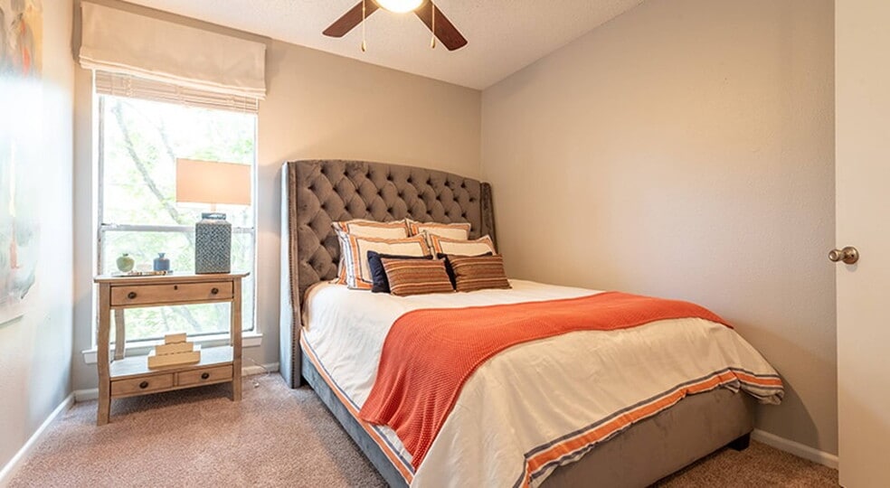 Building Photo - 3517 N Hills Dr