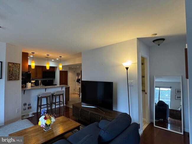 Building Photo - 1029 N Stuart St