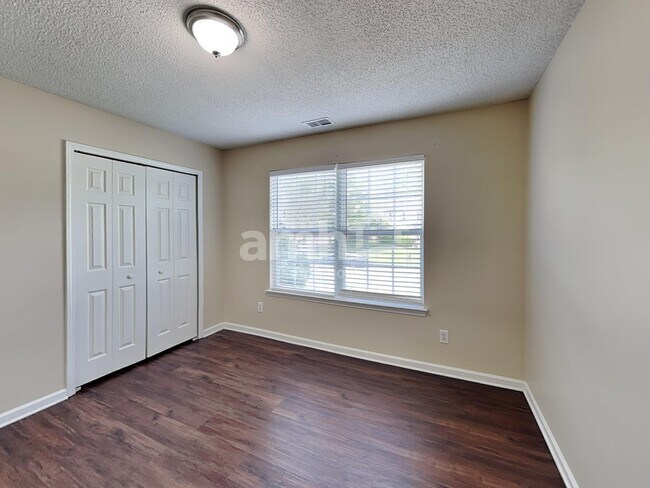 Building Photo - 7614 Henderson Park Rd