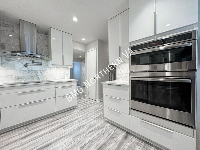 Building Photo - 7450 Adams Park Ct