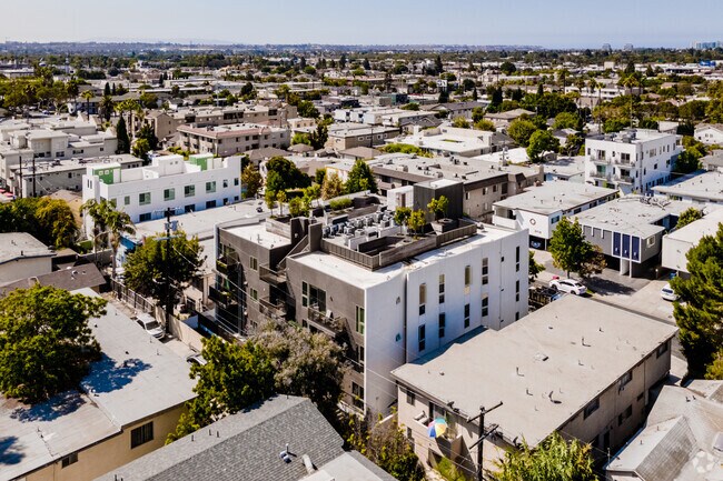 Rear View - Lido Apartments - 3714 Kelton