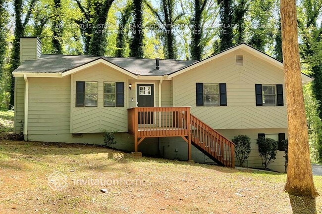 Building Photo - 1023 Lakewood Dr