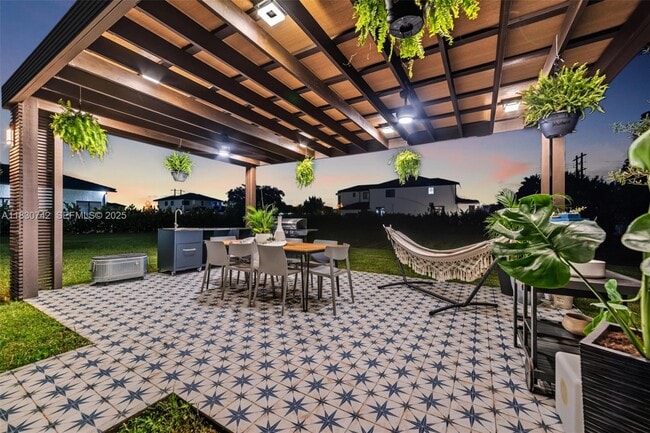 Building Photo - 5000 SW 159th Ave