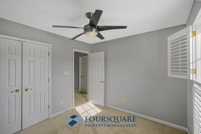 Building Photo - Lakefront Townhome with 1st Floor Bedroom, Fireplace & 2-Car Garage – In Raleigh