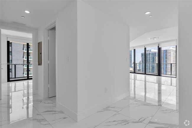 Building Photo - 1300 S Miami Ave