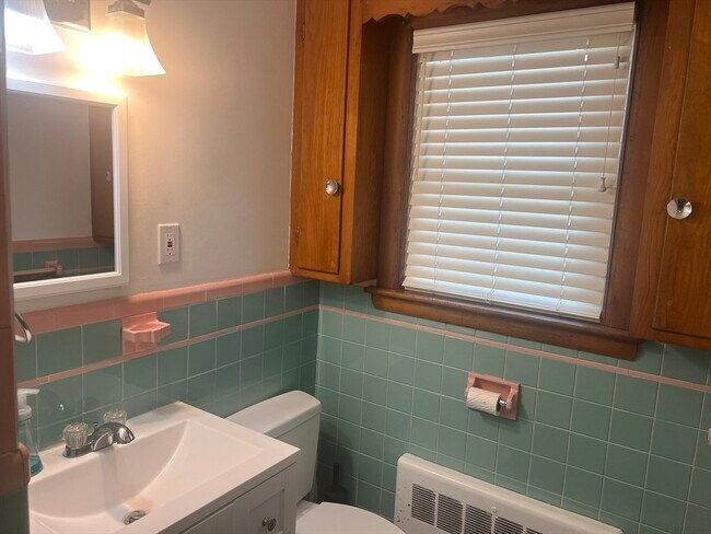 Building Photo - 116 Summit Ave